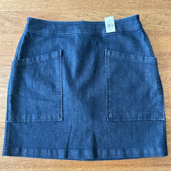 NWT LOFT Dark Denim Stretch Pocket Shift Skirt SIZE 6 - Picture 2 of 6